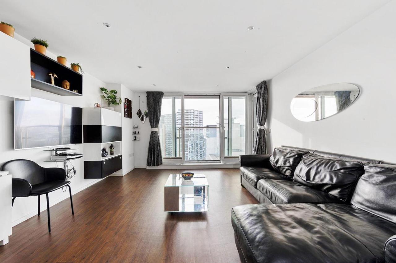 Two Bedroom Apartment - London Excel Stays المظهر الخارجي الصورة
