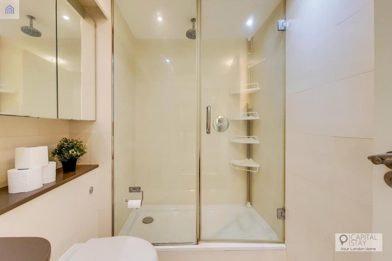 Two Bedroom Apartment - London Excel Stays المظهر الخارجي الصورة